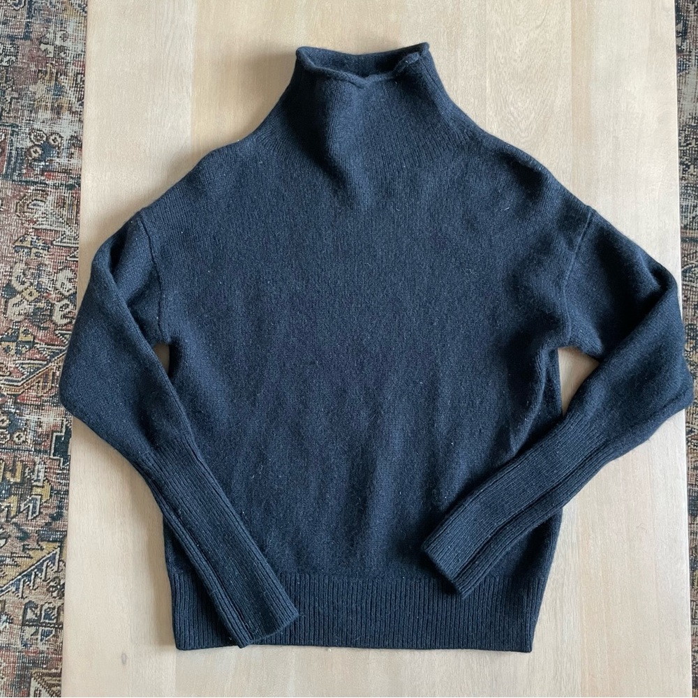 Aritzia Wilfred Luxe 100% Cashmere Cyprie Sweater Black - Picture 4 of 12